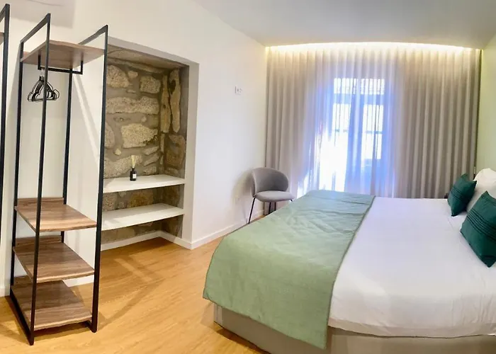 Misericordia Garden Homes דירה