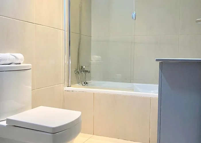 Misericordia Garden Homes דירה *