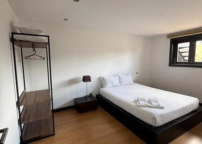 Misericordia Garden Homes דירה